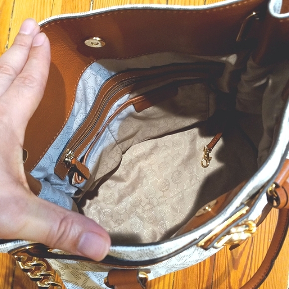 Michael Kors tote - Picture 8 of 12